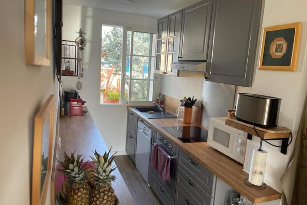 Charming Apartment Overlooking The Lake City Grimaud Eksteriør billede